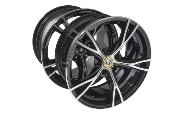 New V6 Exige Diamond Cut Wheel Image